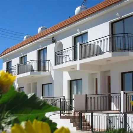 Siblings Nest 1 * Polis